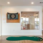The Double Shot: Dual-Suite Bachelor Retreat By Avantstay