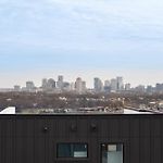 The Groovy Goodrich - Rooftop Hot Tub And City Views