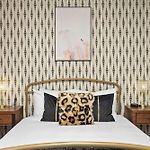 Luxury Gated Duo Sleeps 24 Karaoke & Rooftop