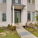 1 Mi To Nashville General: Upscale Townhome