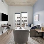 Landing Stunning 2Bd Gym Pool