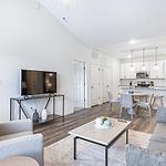 Landing Modern Apartment With Amazing Amenities