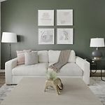 Landing Modern Apartment With Amazing Amenities