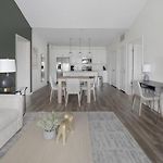 Landing Modern Apartment With Amazing Amenities