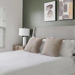 Landing Modern Apartment With Amazing Amenities