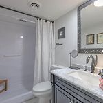 Cozy Green Hills Condo 3B,2B Park Free In Unit Wd