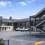 Quarters Inn & Suites