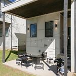 Balcony Bar, Grill & Firepit With A View And Sleeps 16 Only 8 To Broadway