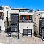 Downtown Views With Rooftop Golf Grill And Firepit Only 8Min To Broadway