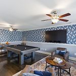 New 7 Mins To Broadway Sleeps 8