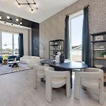 Luxe-Elevate-Modern Luxury-Stunning City Views