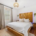 Vibey Unit In Duplex