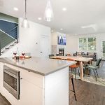 Verde Heights-Sleeps 12-In Cumberland Heights