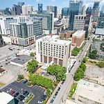 Rutledge After Dark - Walk To Broadway & The Gulch