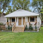 Vibey Unit In Duplex