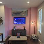 2-Bedroom Condo Unit With Free Parking & 2 King Beds
