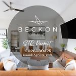 7Br Retreat, Rooftops, Garages, Walkable To Faves 5 Mins To Nissan Stadium, Less Than 10 Mins To Broadway, 24 Hr Hospitality, Great For Groups