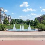 Hillsboro Village Rooftop Retreat With City Views, Sleep 12 With Gourmet Kitchen, Smart Tvs & Garage, Walk To Vanderbilt, Pancake Pantry And Boutique Shopping, Minutes To Broadway, 12 South And The Parthenon, Perfect For Groups, 24Hr Hospitality