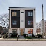 Mural The Gulch Townhome Near Broadway | Sleeps 12