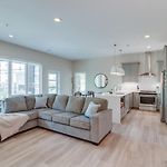 Prime West End 2Br W, Sauna And Balcony Near Vandy!