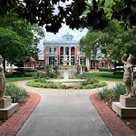 Music Row Condo, Balcony, Pool & Free Parking, Fitness Center, Walk To Rca Studio B & Local Dining, Under 2 Miles To Broadway, Garage Parking, Elevator Access, 24 Hr Hospitality