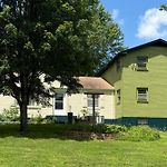 6 Mi To Downtown: 70S-Themed Home In Nashville!