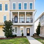 4Br The Nations Home With Convenient Access