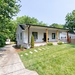 Nashoasis 10 Min To Dt, Gameroom, Huge Yard