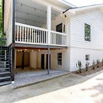 Nashoasis 10 Min To Dt, Gameroom, Huge Yard