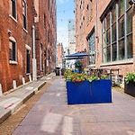 Music Alley - Walk To Broadway & Printers Alley
