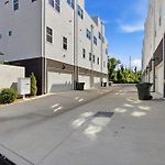 Rooftop Views 4Br 4Ba 7 Beds Near Broadway