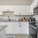 1Br Condo - King Bed - 10Mins To Broadway