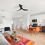 True Hue - Private Patio - Mins To Broadway
