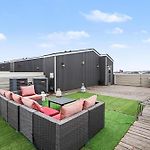 2 Stylish Townhomes W Rooftop Views Near Broadway