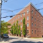Condo With Garage Parking - By Vanderbilt And Only 2 Miles To Downtown