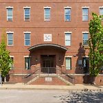 Condo With Garage Parking - By Vanderbilt And Only 2 Miles To Downtown