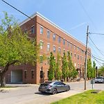 Condo With Garage Parking - By Vanderbilt And Only 2 Miles To Downtown