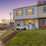 Amazing Backyard Only 2 Miles To Downtown With Sauna And Firepit