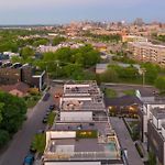 Luxury Retreat - Double Rooftop Deck & Game Room
