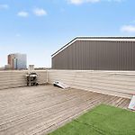 2 Modern Townhomes W Rooftop Views Near Broadway