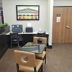 Club Hotel Nashville Inn & Suites