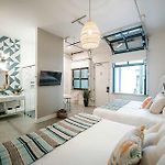 Reunion Hotel
