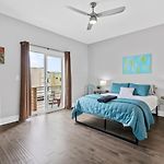 Rhythm & View - Large 4-Bedroom Townhome With Private Garage & Dual Balconies