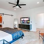 Close To The Gulch - Book Today