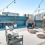 Close To The Gulch - Book Today