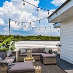 Skyline Serenity Spacious Nashville Retreat