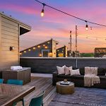 Rooftop Deck 2 Car Garage Near Downtown Nashville