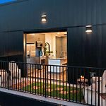 Rooftop Deck & Skyline Views Downtown Penthouse