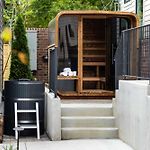 Heated Pool + Hot Tub + Sauna • 7 Min To Broadway