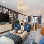 Elegant Home With Downtown Views Rooftop Hot Tub And Garage